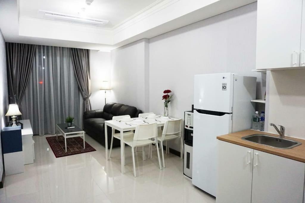 Luxury 2 Bedroom Condo At Casa Grande Residence - Kasablanka Mall Джакарта Экстерьер фото